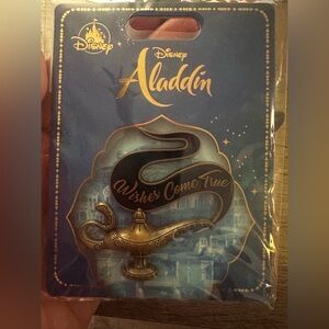 2019 Disney's Aladdin “Wishes Come True” Lamp Pin
